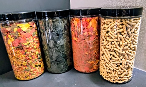 Kompletny zestaw pokarmów PREMIUM dla ryb akwariowych 11w1