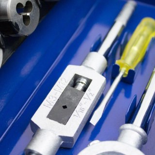 Zestaw do gwintowania M3-M12 32 el. stal wolframowa + skrzynka Bituxx